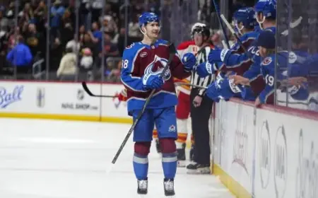 Avalanche Pursue Top Seed as Struggling Canucks Visit