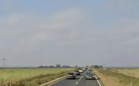 Lorry Jackknifes, Closing Major Norfolk Road