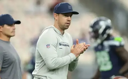 Raiders’ Kubiak Chooses Veteran QB Over Rookie for Early Season Start