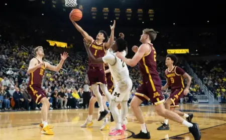 Gophers Eagerly Compete in Crown Men’s Basketball Tournament