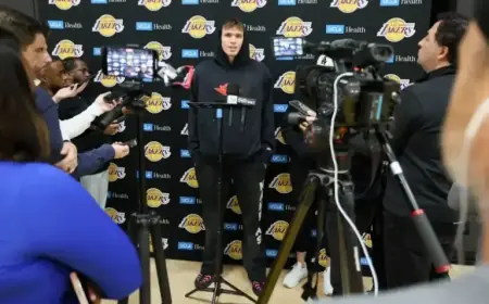 Lakers Reveal Roster Update Ahead of Thunder Matchup