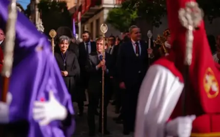 Almeida Joins Jesús el Pobre Procession