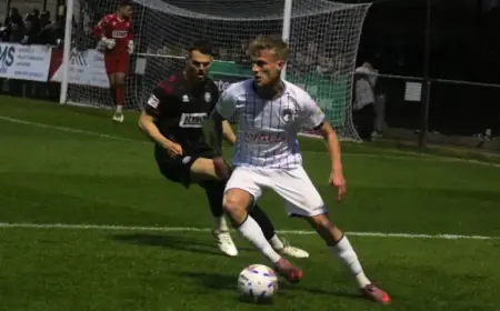 Seagulls Face Gulls in Good Friday Showdown