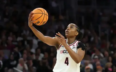 Blanca Quiñonez Sets UConn Record as First South American Player