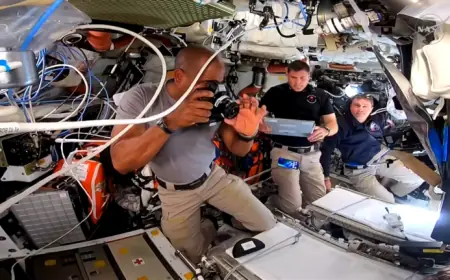 Artemis II Crew Prepares Cabin for Day 3 Lunar Flyby