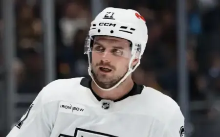 Maple Leafs Confront Charismatic ‘Glue Guy’ Scott Laughton in Kings Clash