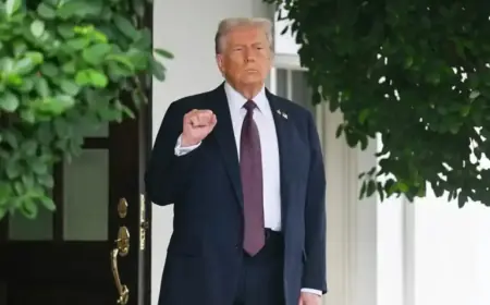 US President Trump’s Health Rumors: Press Lid Fuels Speculation – Fact-Check