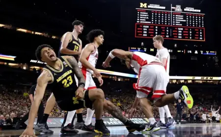 Michigan Dominates Arizona Amid Yaxel Lendeborg’s Struggles