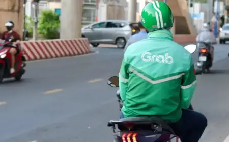 Rising Fuel Costs Hit Vietnam’s Gig Workers Amid Iran War Impact