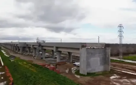 Why Has High-Speed Rail Stalled in Our Country?