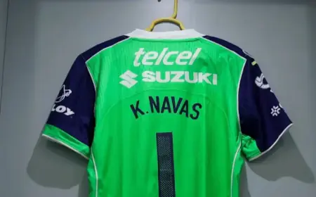 Keylor Navas Thrills Mexico with Stunning Double Save Against Chivas Guadalajara