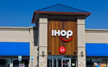 Restaurant Chains Serving Easter Sunday Breakfast and Dinner