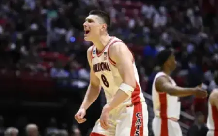 UConn’s Dan Hurley Booed Despite Final Four Victory Over Illinois