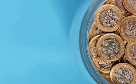 Does a SIPP Offer Investors Free Money or Is There a Catch?