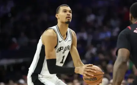 Victor Wembanyama Leaves Monday Game Due to Rib Contusion