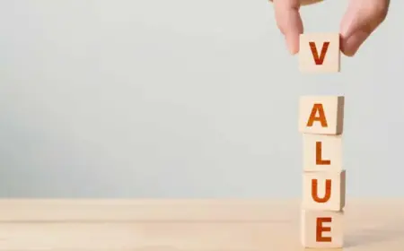 FTSE 100 Stock Plunges 25%: Is This a Prime Income and Growth Opportunity?