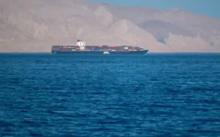 FTSE 100 Opens Cautiously as Markets Await Trump’s Iran Deal Decision