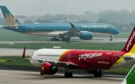 Asian Airlines Adjust Schedules, Carry Extra Fuel Amid Tightening Supplies