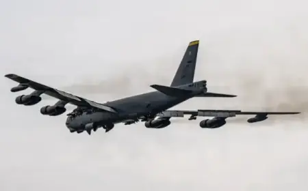 US Military Deploys 70-Year-Old B-52 Bombers for Overland Missions Over Iran
