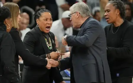 Dawn Staley Urges Fans to Move Forward After Talking with Geno Auriemma
