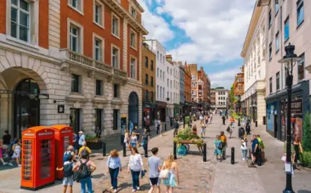 Explore London’s Beautiful Walk: Bookshops, Cafes, and the Prettiest Street