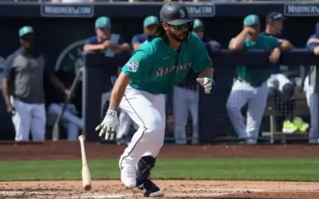 Mariners Add Connor Joe, Move Victor Robles to IL