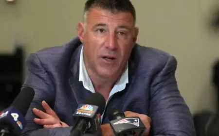 Mike Vrabel Addresses Viral Photos with NFL Reporter