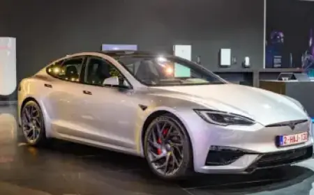 Aussie Shares Poised to Open Lower Amid Falling Oil Prices