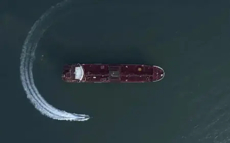 ASX Drops Amid Ceasefire Uncertainty; Oil Stocks Climb