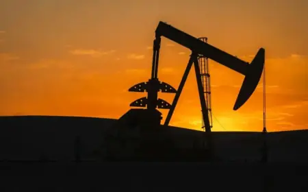 Oil Prices Rebound After Largest Drop Since 2020; Hormuz Remains Blocked