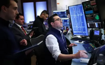 Canadian Investors: Essential Insights for Today’s Market Opening