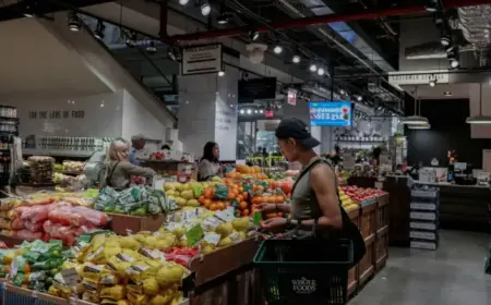 US PCE Inflation Rises in February; Consumer Spending Remains Strong