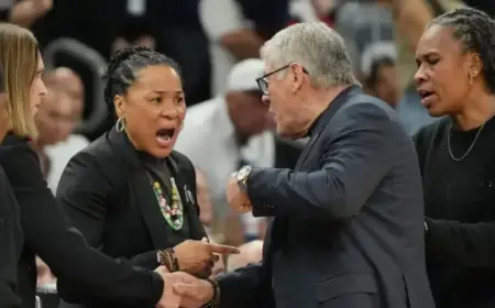 Geno Auriemma Apologizes to Dawn Staley After Final Four Clash