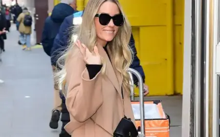 Lauren Conrad Embraces Flat-Shoe Trend with Cropped Jeans