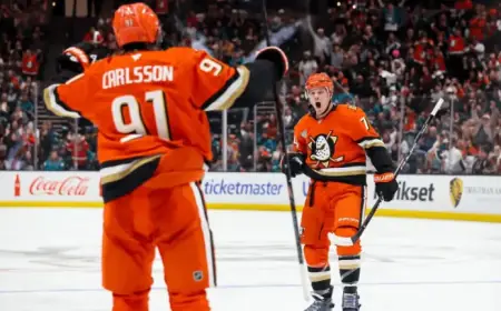 Carlson’s Hat Trick Leads Ducks to Victory Over Sharks, Ending 6-Game Skid