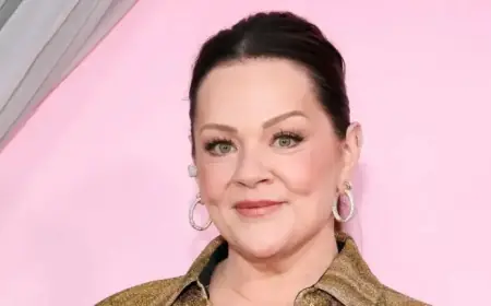 Melissa McCarthy Stuns in Curve-Hugging Gown at LA Appearance