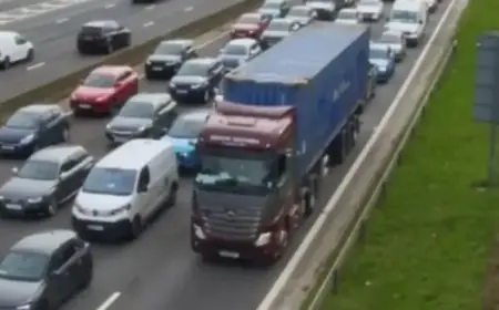 M621 in Leeds Shut Down After Major Crash Causes Traffic Chaos