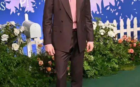 Jack Whitehall Praises The Fat Badger’s Roast, Snubs The Box