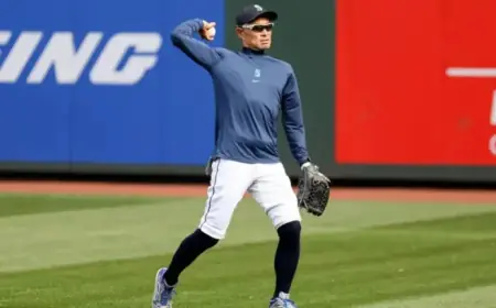 Ichiro Statue Breaks During Unveiling at Mariners’ T-Mobile Park