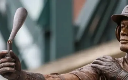 Seattle Mariners Unveil Ichiro Statue with Broken Bat Amid Ceremony Mishap