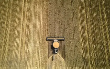 Australian Farmers Alter Crops Amid Distant War Impact