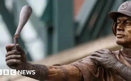 Seattle Unveils and Damages Baseball Statue – BBC
