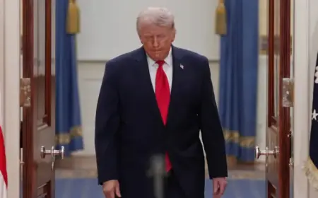 Trump Asserts US Forces ‘Clearing’ Strait of Hormuz