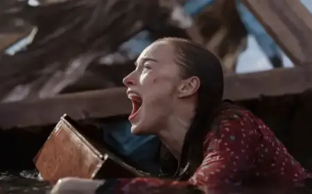 “Phoebe Dynevor Shines in Netflix’s Gripping Shark Thriller ‘Thrash’ Review”