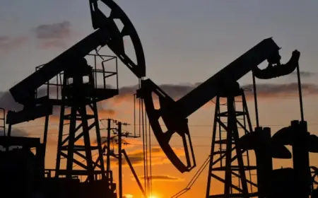 Oil Surges 8%, Exceeds $100 Amid Impending US Hormuz Blockade