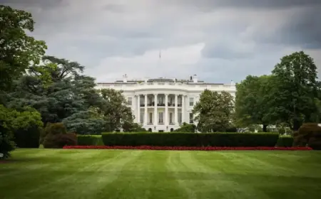 Trump’s Threat to Blockade Hormuz Propels Oil Prices Over $100