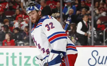 Rangers’ Goalie Quickly Retires After Starting Against Panthers