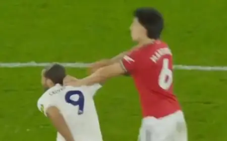 VAR Dismisses Lisandro Martinez for ‘Ridiculous’ Behavior in Major Man Utd Setback