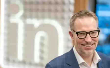 LinkedIn Tests AI Job Marketplace Offering Up to $150 Per Hour