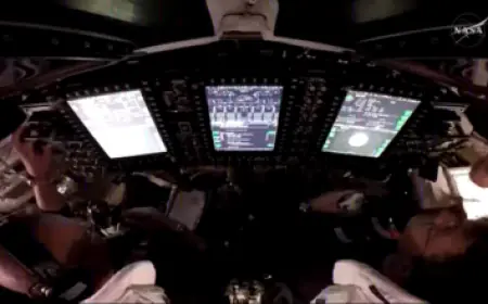 Jamie Carragher Astonished by Arne Slot, Aligns with Sir Alex Ferguson Theory